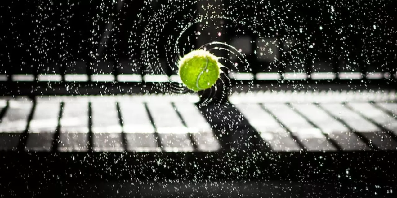 Was passiert, wenn ein Tennisball nass wird?